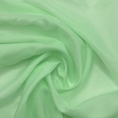 Tissu 100% nylon pour vêtements imperméable à l'eau 20D en plaquette 35gm combinaison de protection solaire avec tissu étanche aux éclaboussures