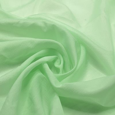 Tissu 100% nylon pour vêtements imperméable à l'eau 20D en plaquette 35gm combinaison de protection solaire avec tissu étanche aux éclaboussures