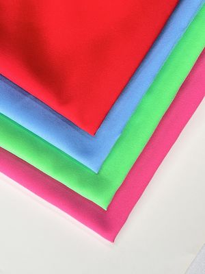 100% de polyester recyclé, peau de pêche brossée, pantalon de plage, veste, tissu